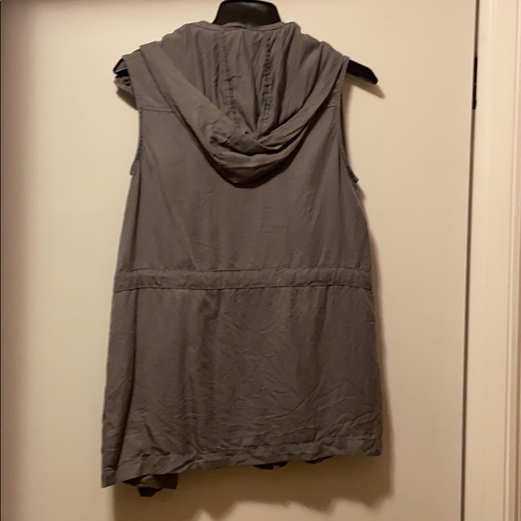 Gray Pocketed Vest - Picture 2 of 2